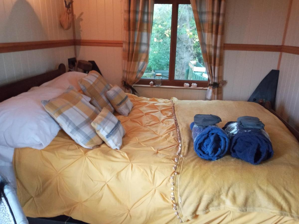 Glamping Malvern Shepherd Hut Exterior photo