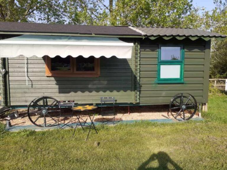 Glamping Malvern Shepherd Hut Exterior photo