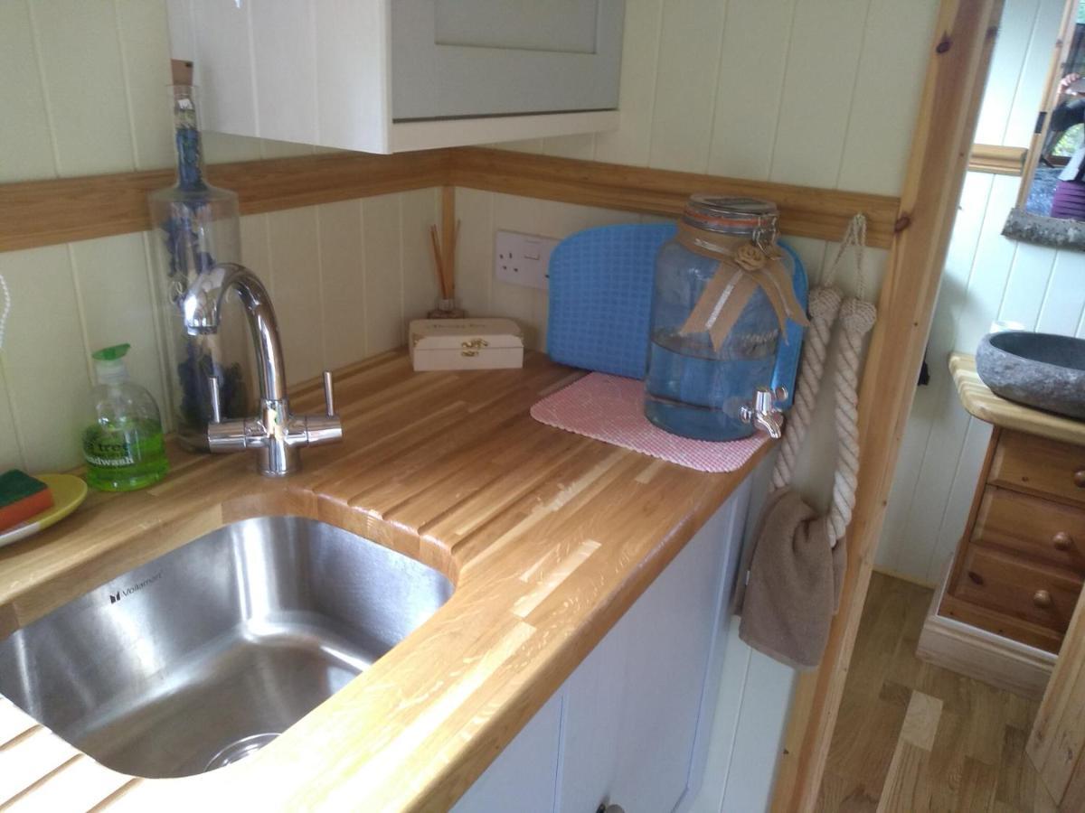 Glamping Malvern Shepherd Hut Exterior photo